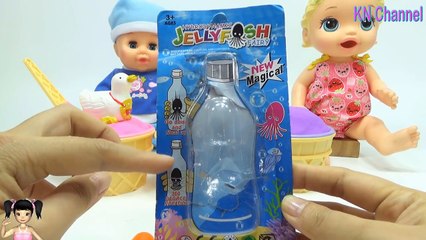 TÌM ĐỒ CHƠI BẤT NGỜ TRONG 4 LY KEM CÙNG BÚP BÊ BABY ALIVE DOLL | CON SỨA MA THUẬT