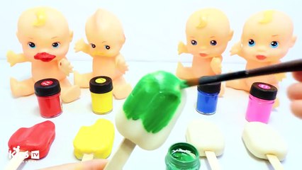 Descargar video: Bébé les couleurs crème poupée la famille doigt de la glace Apprendre garderie porc jouer Portugais DoH Peppa em trop