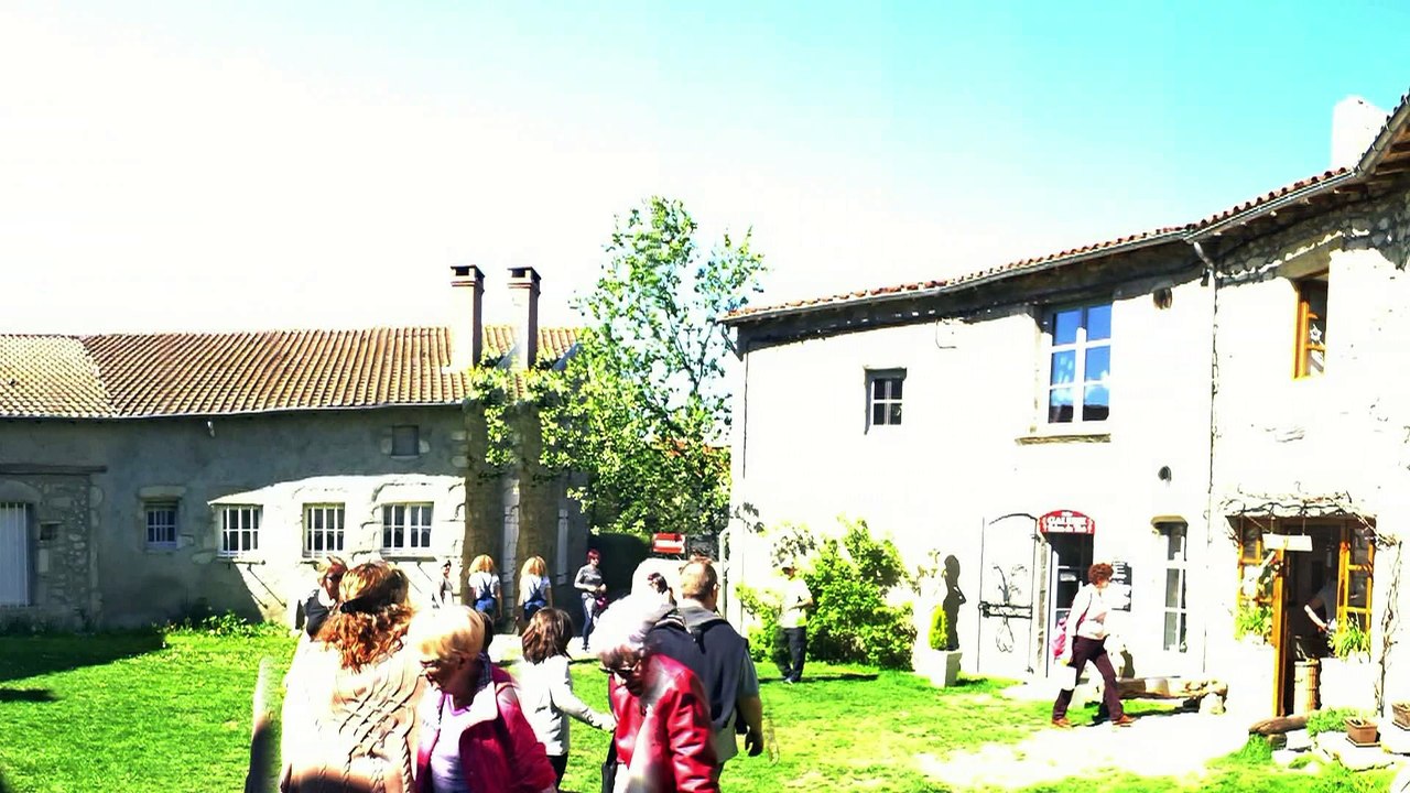 Charroux ( 03 ) plus beau village de France