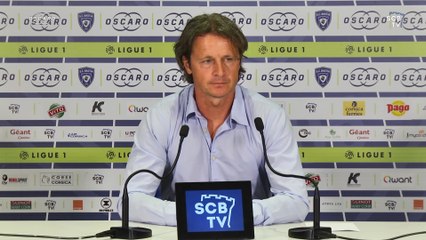 La conférence de présentation de R. Ray