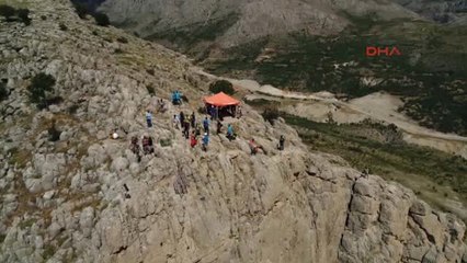 Erzincan Karanlık Kanyon'da Nefes Kesen Atlayış