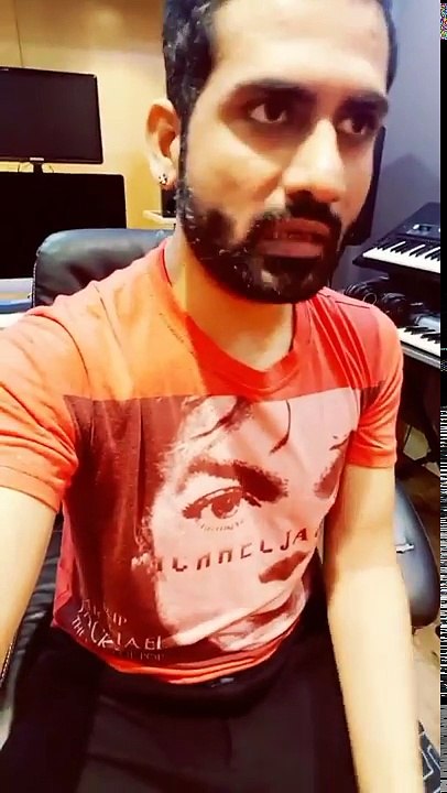 एक सामान्य सिंगर Shocking Comments On Verendra Sehwag - Hindi