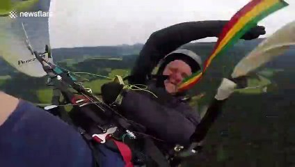 Il fait une chute vertigineuse en parapente