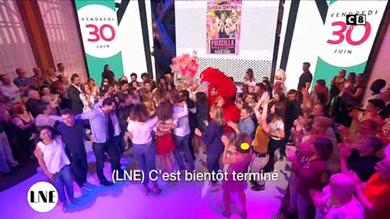 Regardez l'émotion de Daphné Burki en prononçant ses derniers mots à la présentation de "La nouvelle édition" sur C8 - V