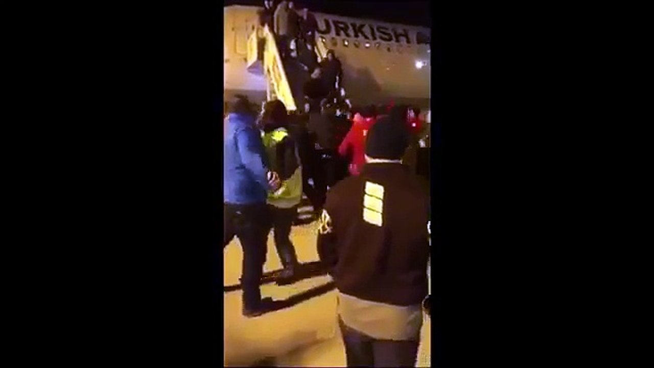 Le lynchage de Barbaros Sansal à l'aéroport d'Istanbul