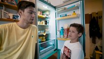 Wir müssen BABYSITTEN!  ALS SCHÜLER GELD VERDIENEN. | Die Lochis