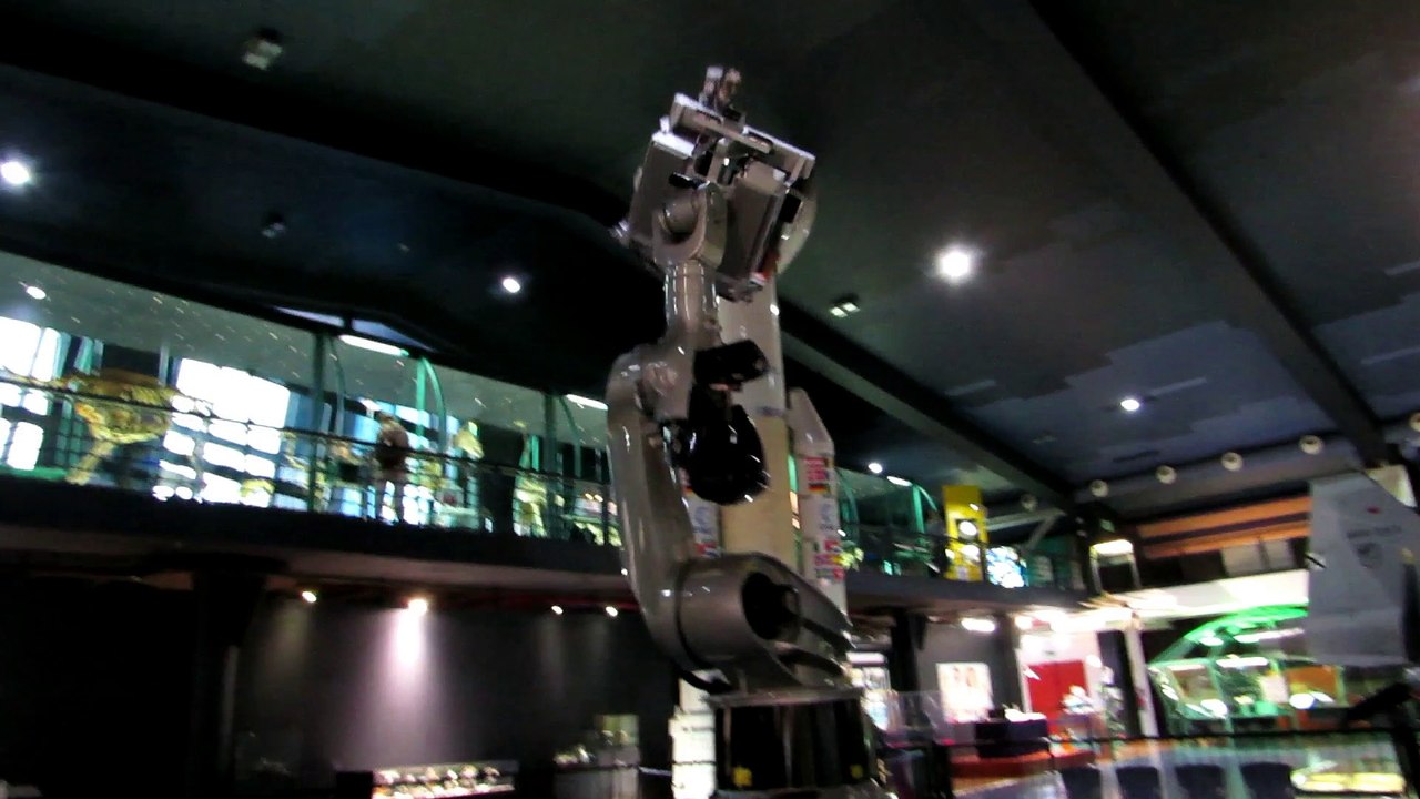 Robotic arm goes crazy!!!