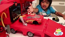 Disney Pixar Cars 3 Lightning McQueen Macks Mobile Tool Center! Truck Toys Kids Playtime