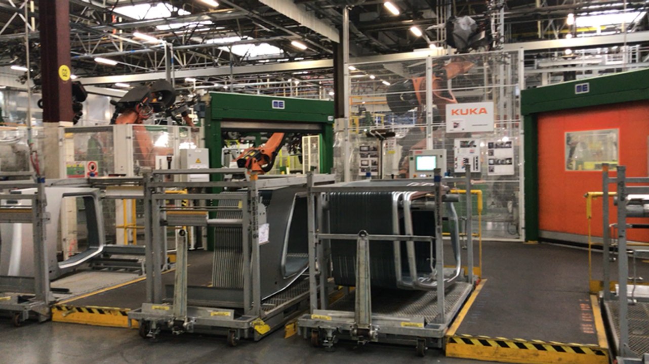 Comment Renault Trucks fabrique ses camions ? Étape 1 : dans l'atelier tôlerie