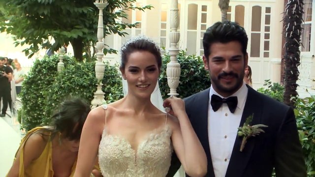 BURAK ÖZÇİVİT FAHRIYE EVCEN DÜĞÜNDEN ÖZEL RÖPORTAJ