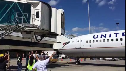 United Airlines, the last flight in Venezuela