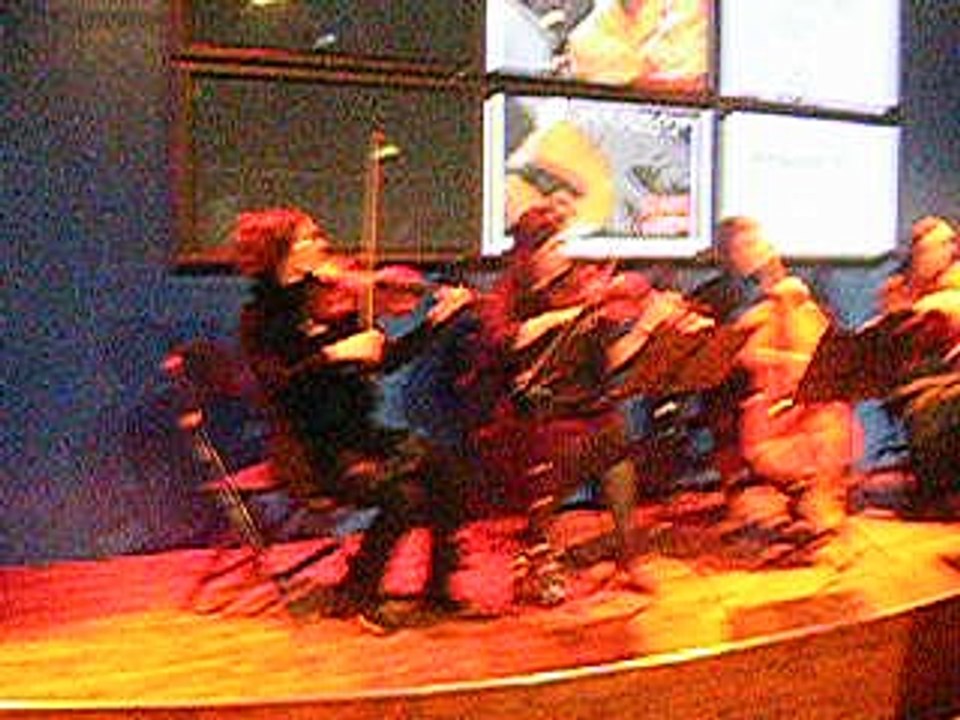 Laivassa soitetaan 2009