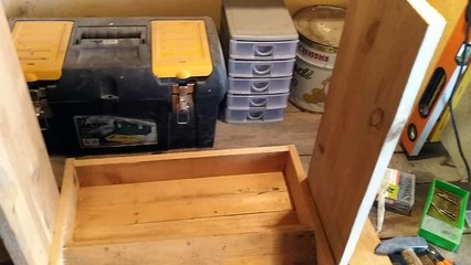 costruire mangiatoia per polli e galline