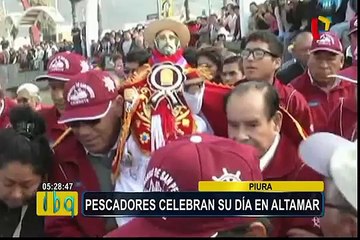 Pescadores de Piura celebran su día en altamar