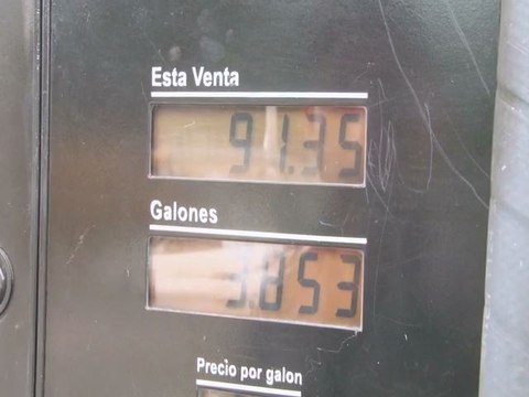 Leves rebajas a combustibles desde el lunes