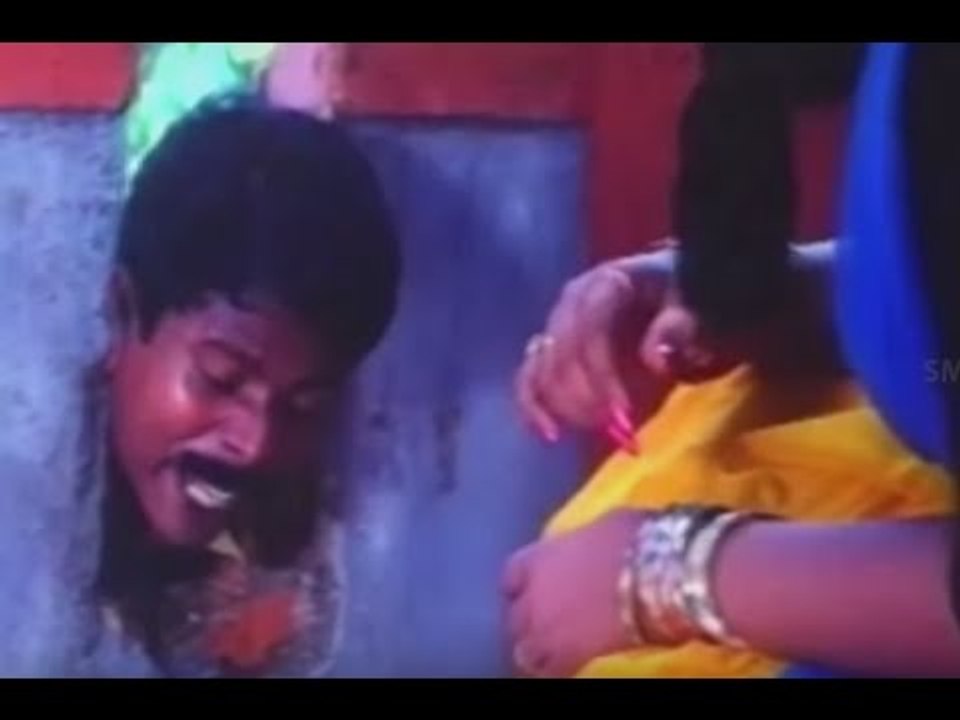 "Aro Pidichuvalikkunnu Pirakil,,," Indrans Comedy Scene  - Manathe Kottaram Malayalam Movie Scenes