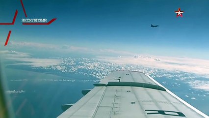 Download Video: Истребитель Су 27 отгоняет F 16 НАТО от самолета Шойгу: эксклюзивные кадры