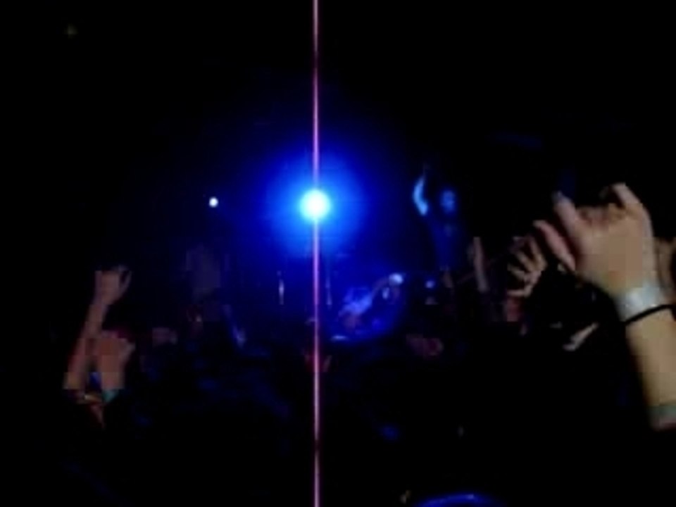 Fully alive(live) -Flyleaf