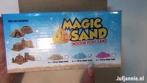Magia reunió arena 2 moldes de arena dentro de la arena de juego