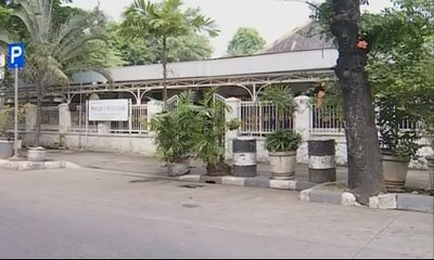 Aparat Jaga Masjid Falatehan Pasca Penyerangan Polisi