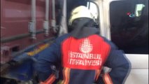 Servis Minibüsü, Tırın Altına Girdi: 1 Yaralı