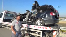 Otobanda Tır'a Çarpan Lüks Otomobilde Feci Son: 2 Ölü 4 Yaralı