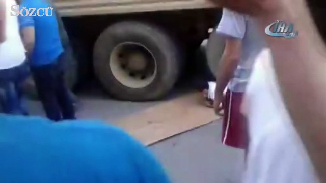 Hafriyat kamyonun altında kaldı, şans eseri kurtuldu