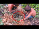 Amazing Deep Hole Fishing - How to fishing with deep hole - Cambodia Children Fishing at Battambang