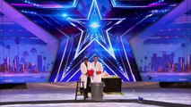 Nick Uhas : Chemist Wows The Judges With Creative Science Tricks Agt 2017