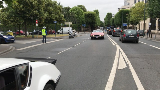 Première parade en ville du Rétrofestival