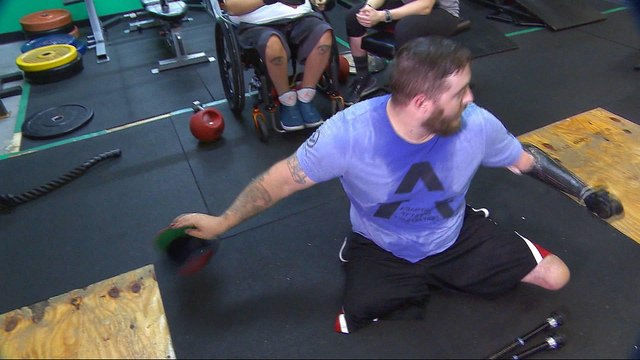Former NFL linebacker helps ‘adaptive athletes’