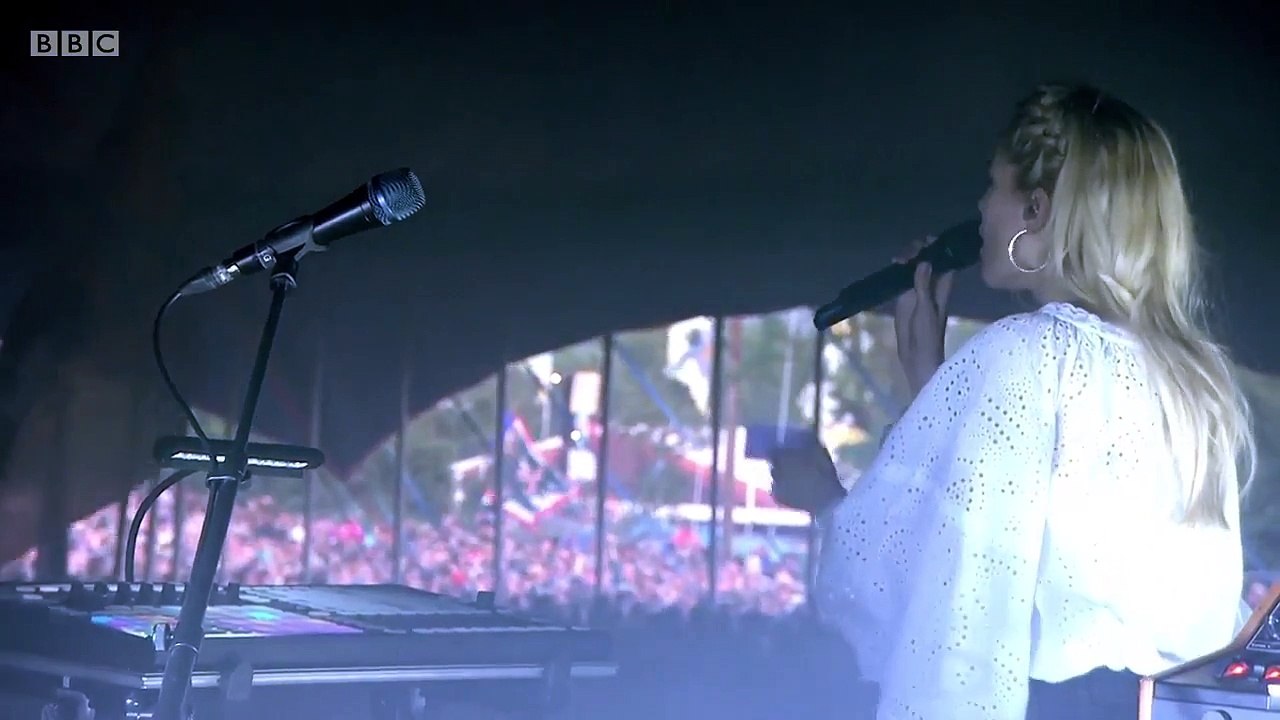 London Grammar - Flickers (Glastonbury, 2017)