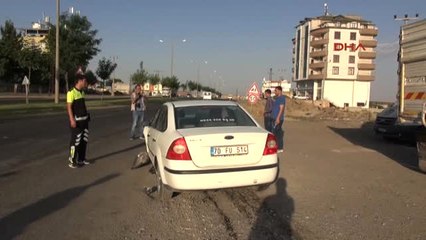 Şanlıurfa Siverek'te Iki Otomobil Çarpıştı 4 Yaralı