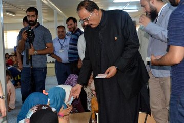 Kahramanmaraş Pakistanlı Senatör, Suriyelilere Para Dağıttı