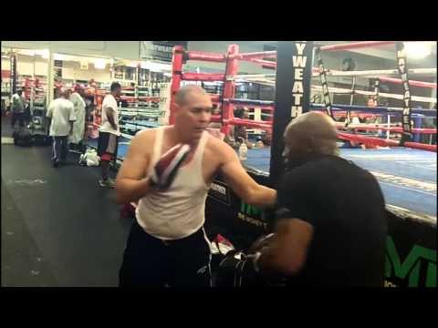 TMT KO puncher Lanell Bellows at mayweather boxing club EsNews Boxing