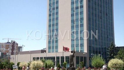 Ministrja e Drejtësisë kërkon “anulimin” e konkursit të anuluar