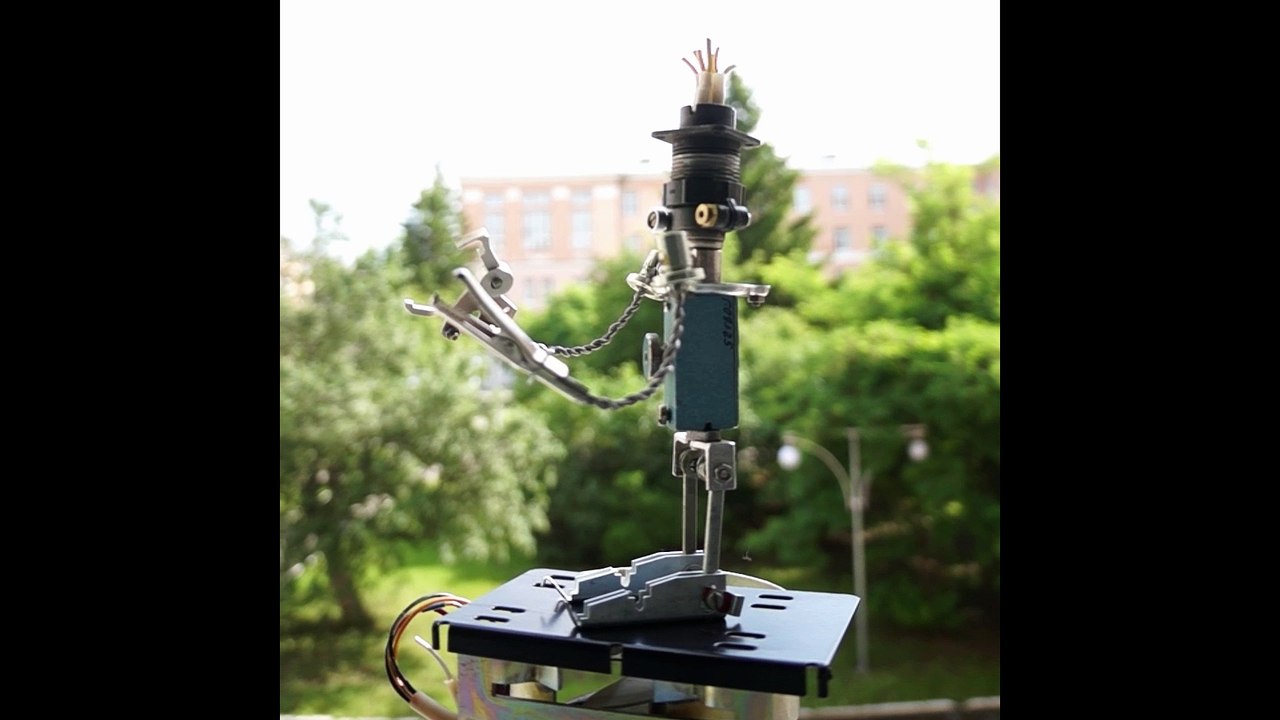 Robot Cipollino