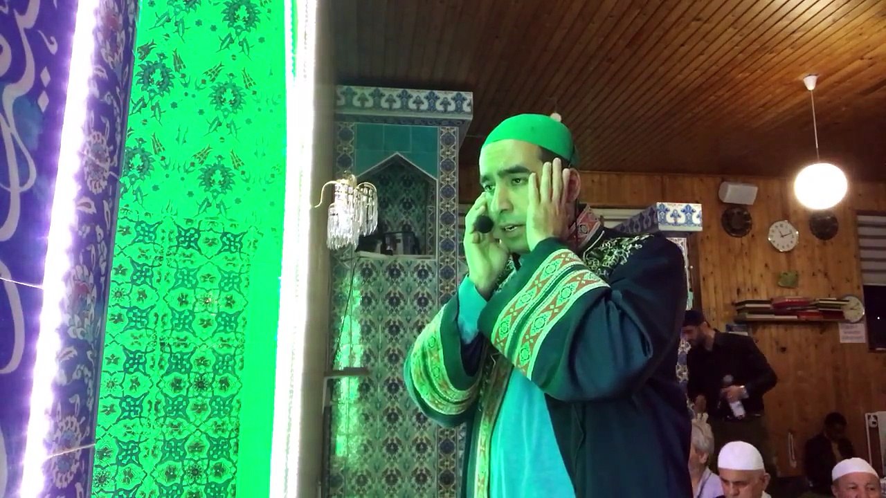 AGLATAN MEDINE EZANI. En güzel Medine ezanlari. Medine ezani Abdülmecid. Medine ezani indir. Medine sabah ezani mp3 indir. Medine sabah ezani dinle. Bu ezani dinleyin. Metin Demirtas. Yanik Medine ezan. Arap makami ezan. Azan Madinah. Farum Camii 4/6-2017