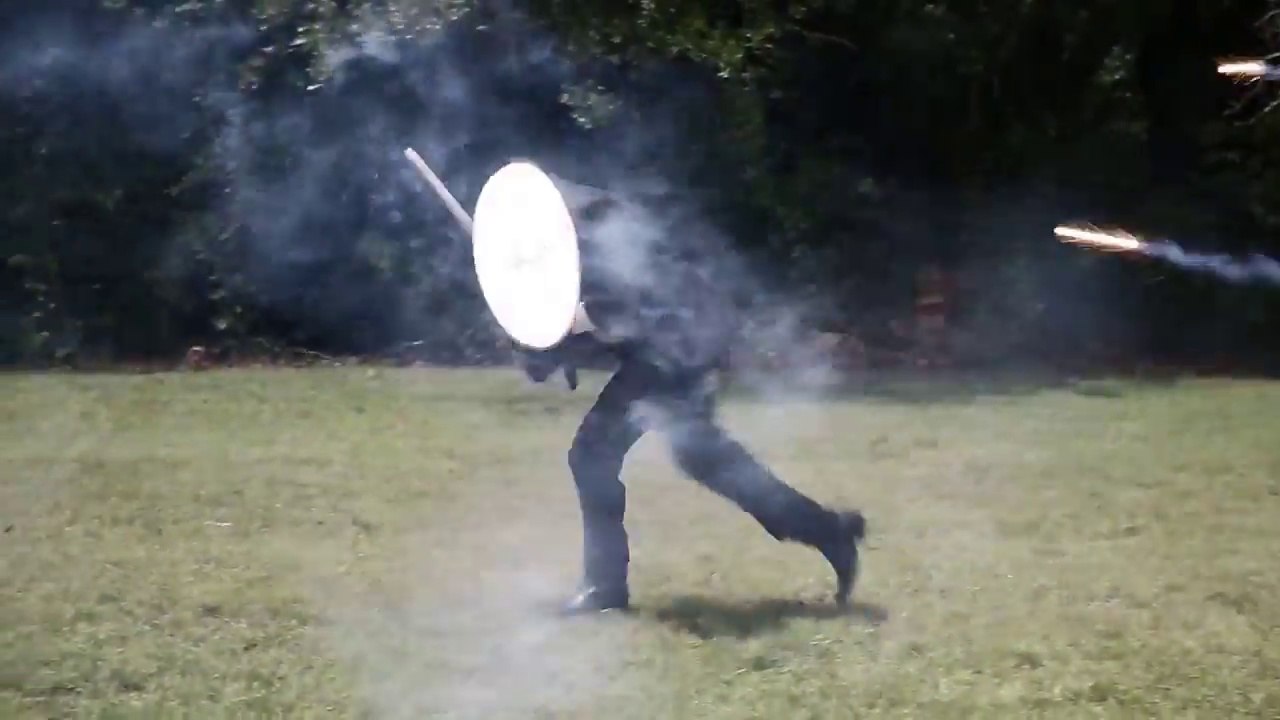 La sécurité des feux d'artifices c'est important.. LOL !