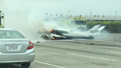 Crash d'un avion sur une autoroute