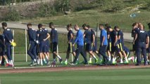 Fenerbahçe, Düzce'de İlk Antrenmanını Yaptı