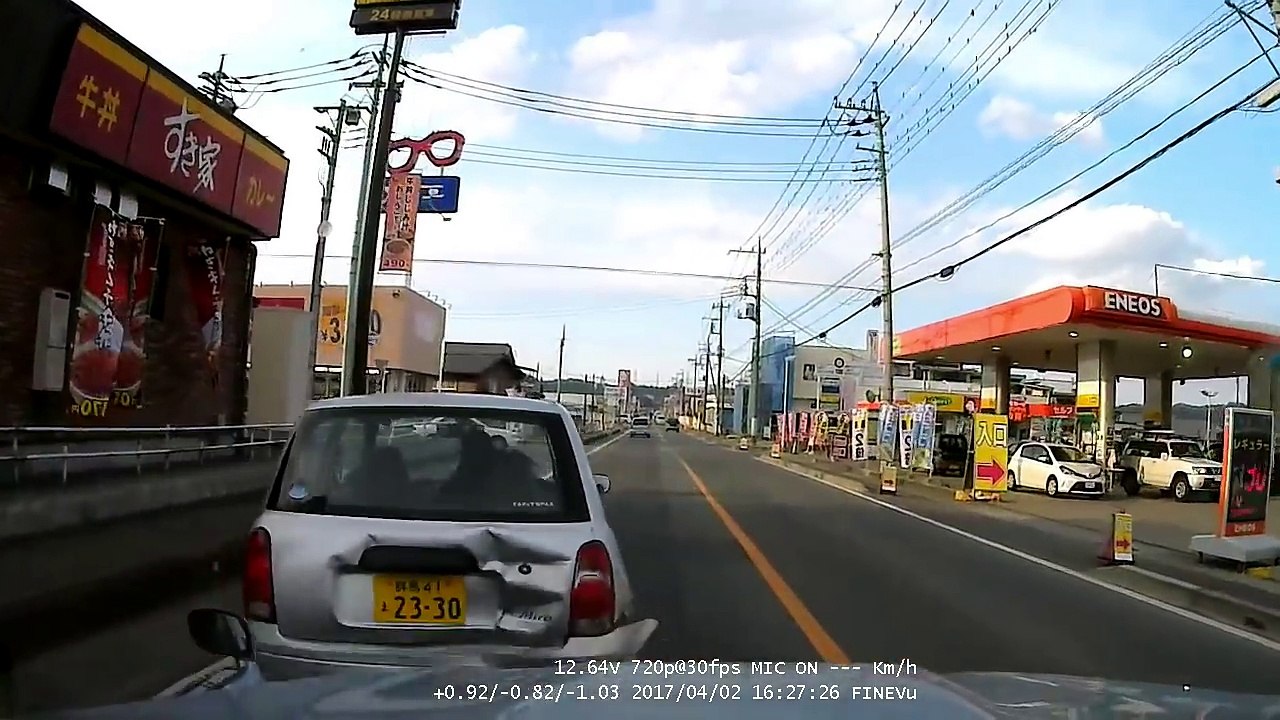 H29年の当たり屋 - 警察を呼んだら車両を見捨てて逃走