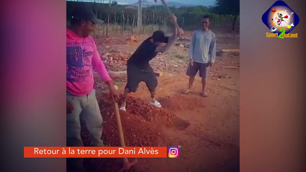#Hashtag - Retour à la terre pour Dani Alves