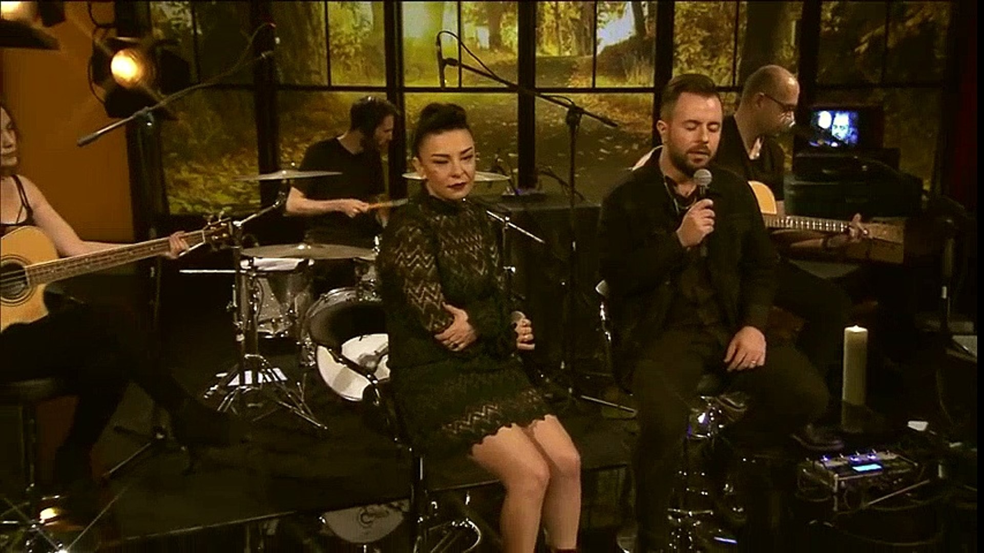 Emre Aydin Feat Model Bir Pazar Kahvaltisi Sarkisi Sozleri Youtube