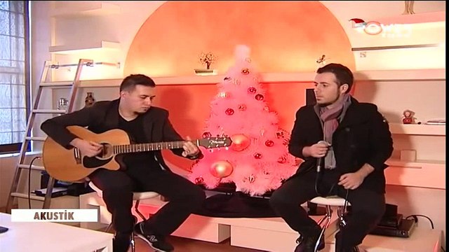 Emre Aydın | Akşamlarda Parmak İzlerin (Powerturk Akustik)