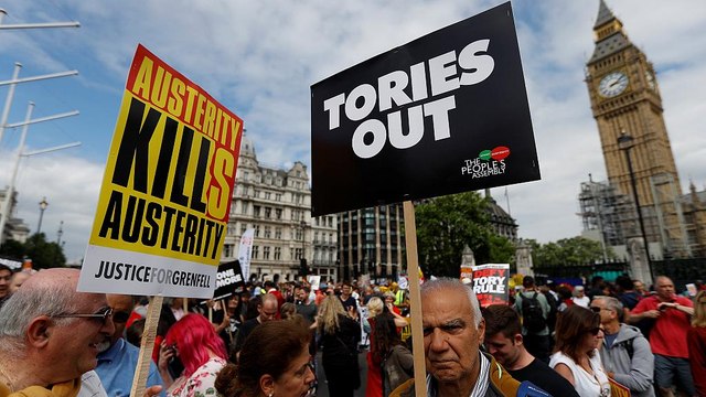 UK: Thousands join anti-government protest