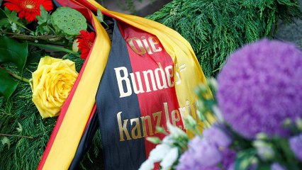 Parlamento Europeu presta última homenagem a Kohl