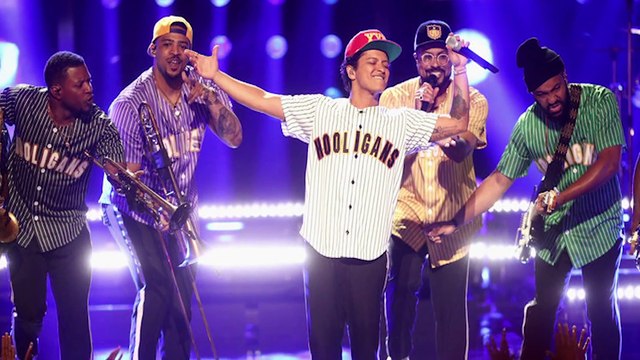 BET AWARDS 2017 FEUDS Ft. Migos, Chris Brown, Bruno Mars, Nicki Minaj & More! _ What's Trending Now!