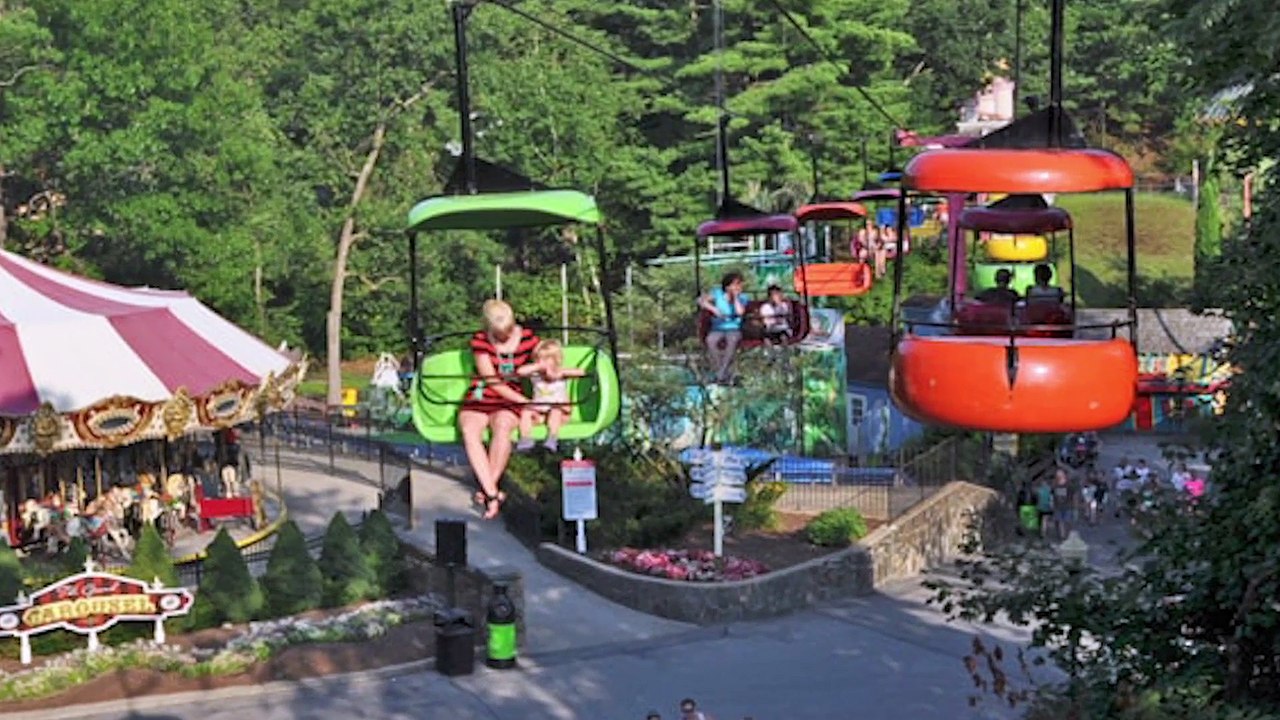 Teen Girl FALLS From Six Flags Ride in NEW YORK _ What's Trending Now!