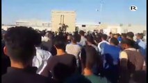 عوائل الشهداء أثناء تسلمهم جثث أبنائهم الطاهرة في مطار المثنى